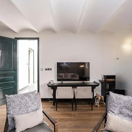 Luminous Floor With Terrace Apartment *