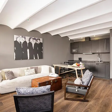 Luminous Floor With Terrace